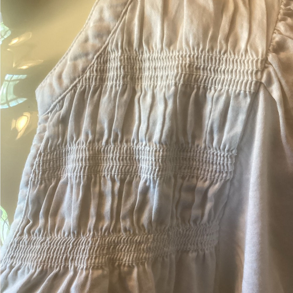 💗 GAP Smocked Blouse XS White Cotton EUC short sleeves - Picture 4 of 8